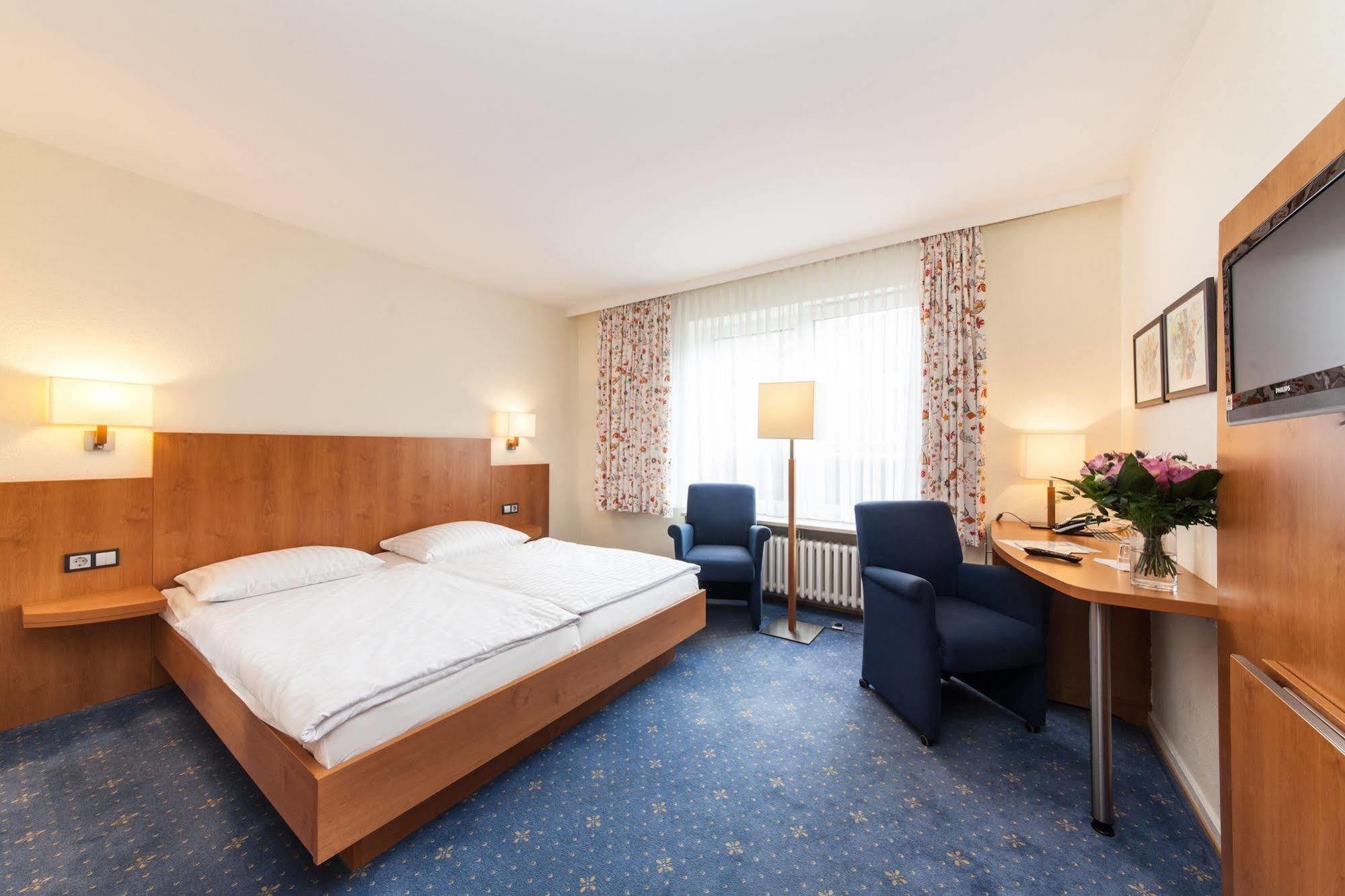 Hotel Drei Kronen Elmshorn Buitenkant foto