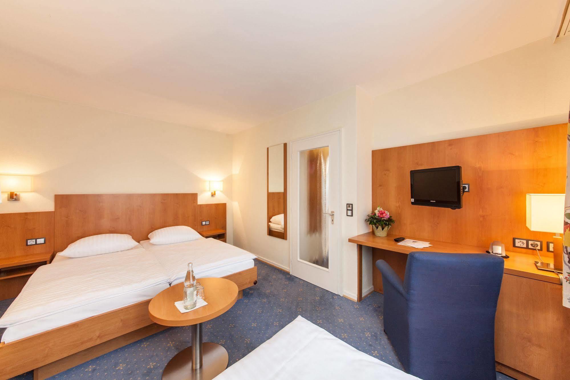 Hotel Drei Kronen Elmshorn Buitenkant foto
