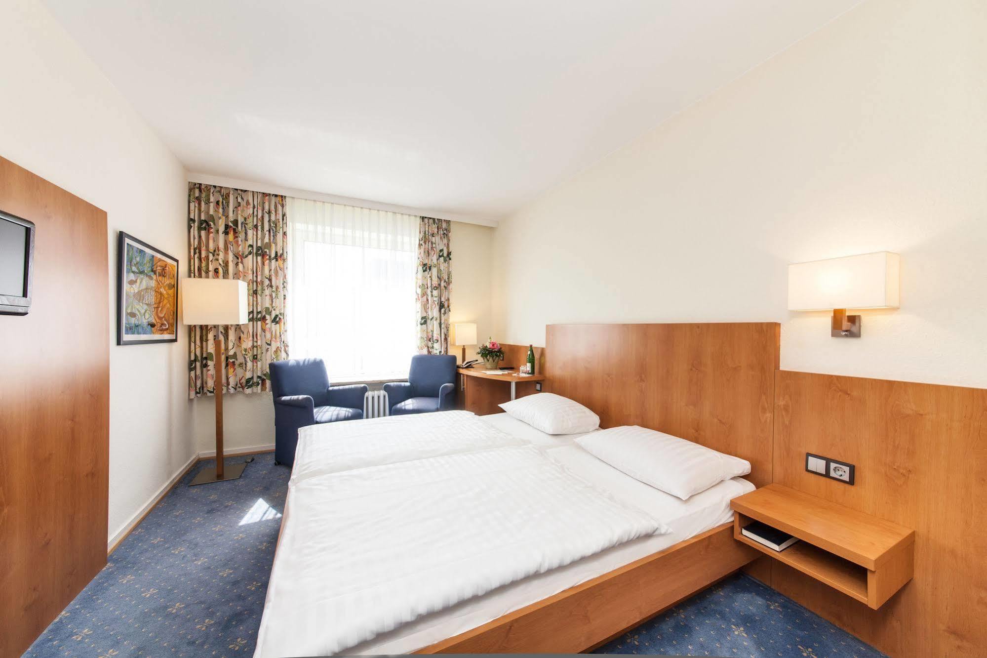 Hotel Drei Kronen Elmshorn Buitenkant foto