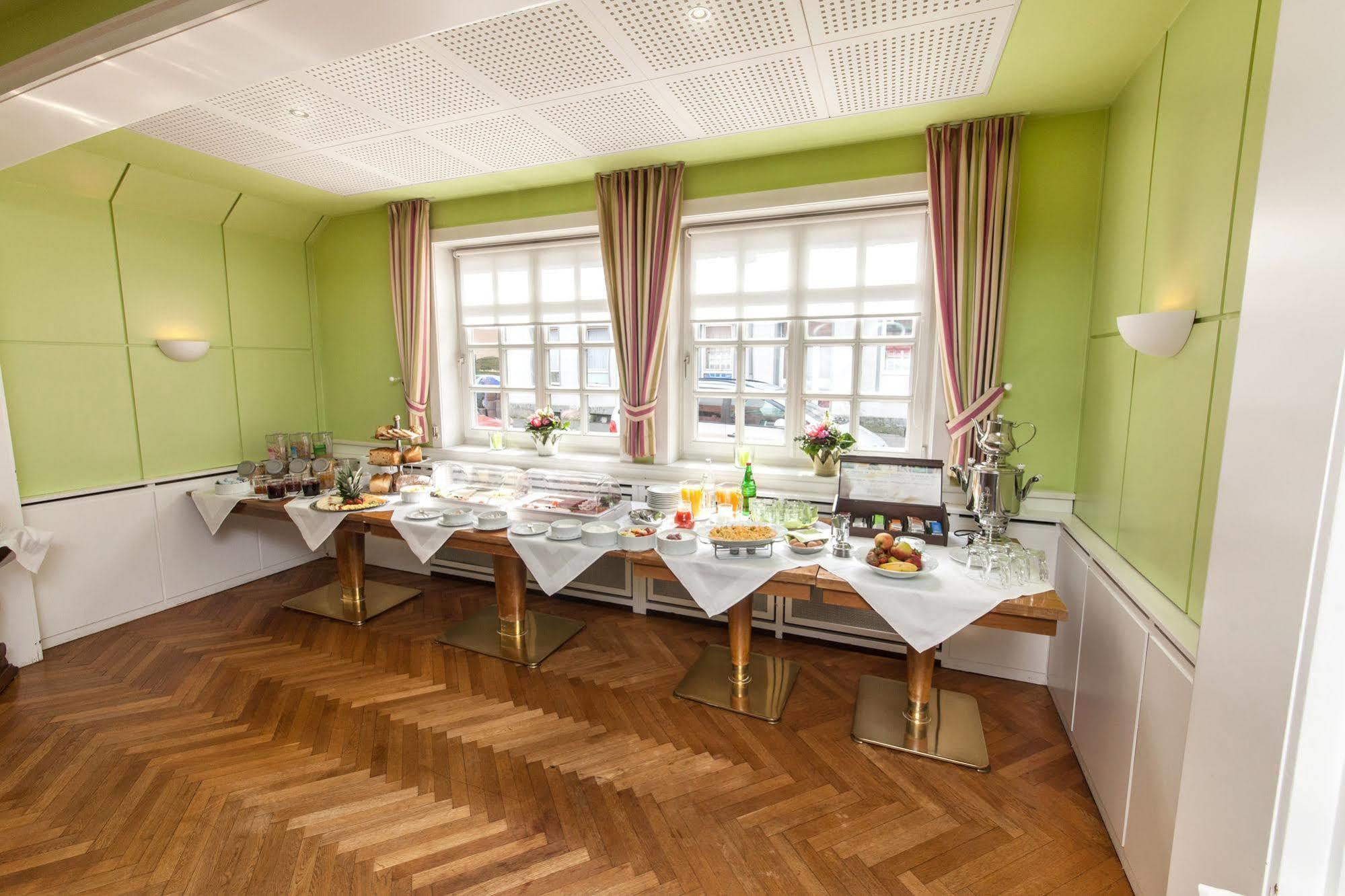 Hotel Drei Kronen Elmshorn Buitenkant foto