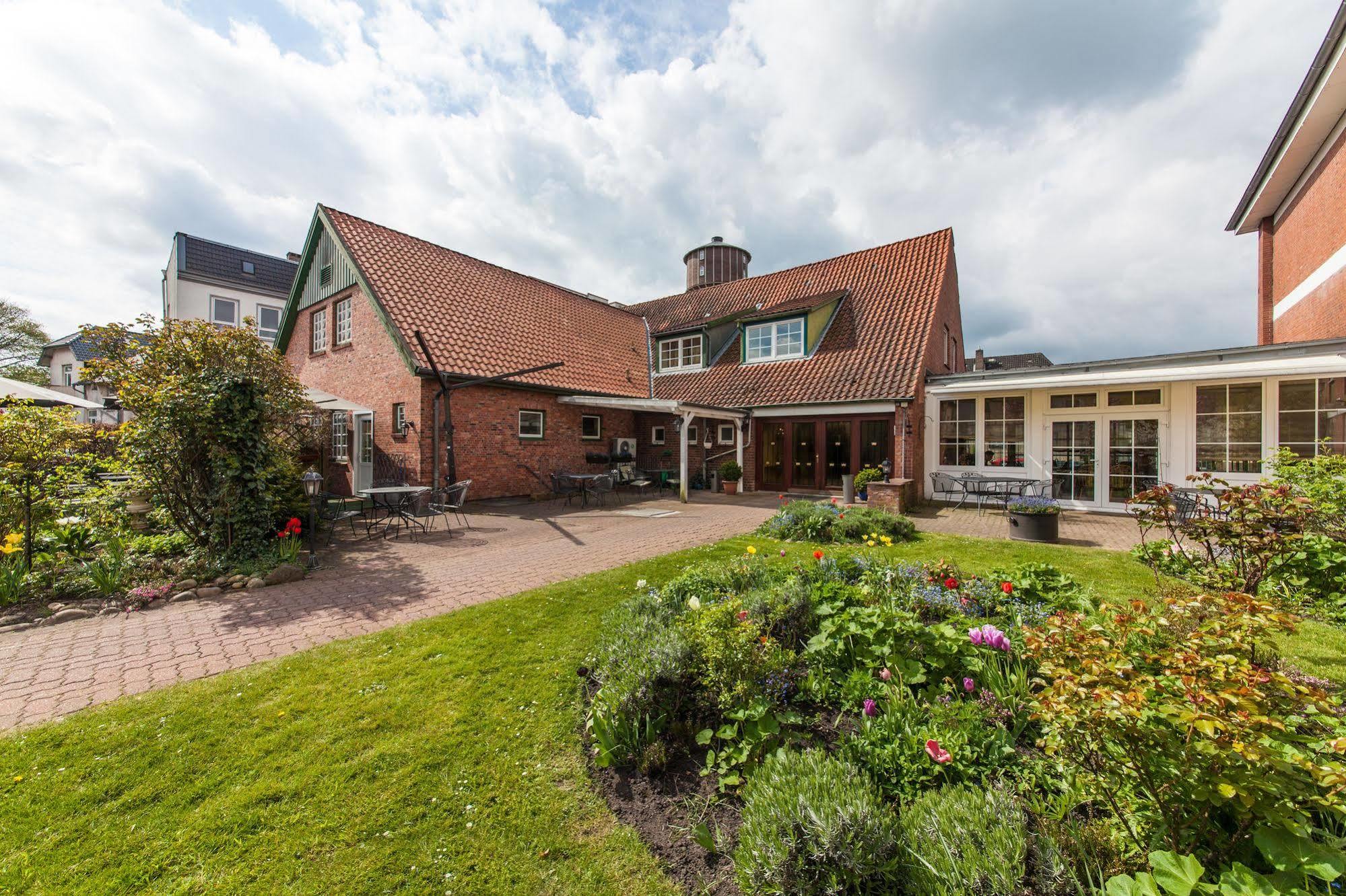 Hotel Drei Kronen Elmshorn Buitenkant foto